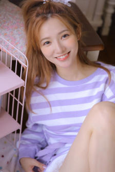 踮起脚尖靠近你